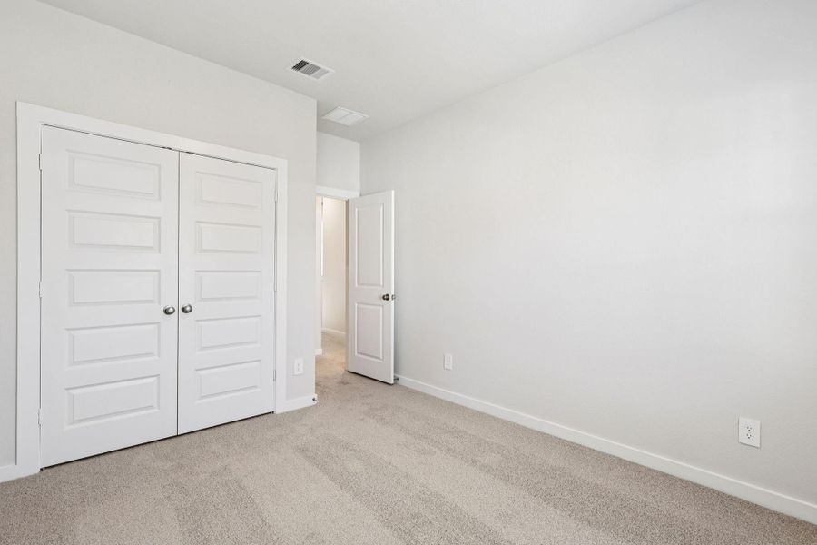 Spacious, unfurnished interior of a new home in , Kemah (Image 16).