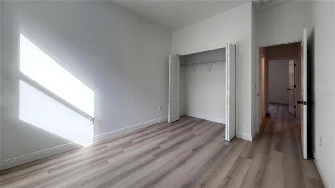 Spacious, unfurnished interior of a new home in , Citrus Springs (Image 14).