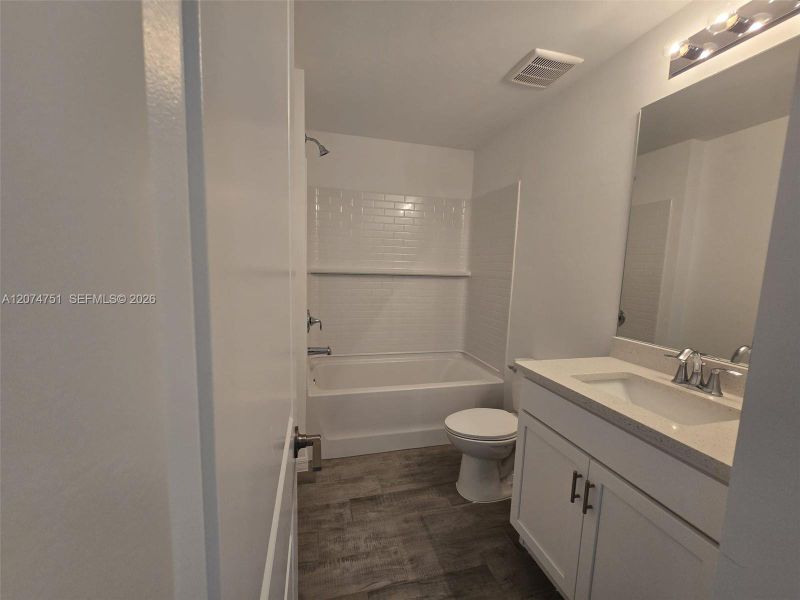 Furnished interior view inside a new home in , Cape Coral (Image 15).