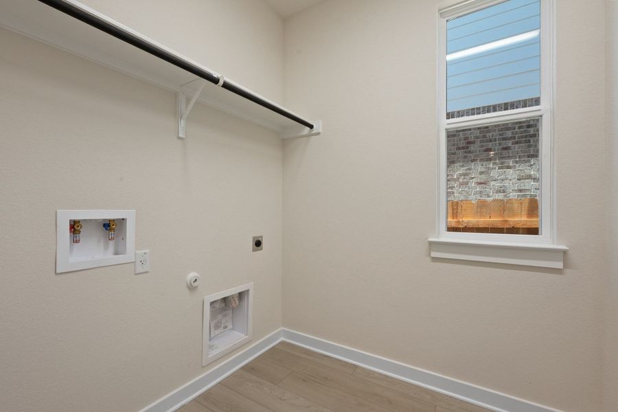 Spacious, unfurnished interior of a new home in Heritage, Dripping Springs (Image 37). Spacious, unfurnished interior of a new home in Heritage, Dripping Springs (Image 37).