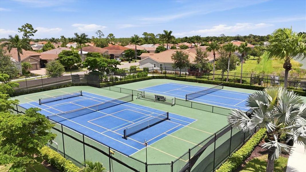 Community amenities in Wellen Park, Venice (Image 35).