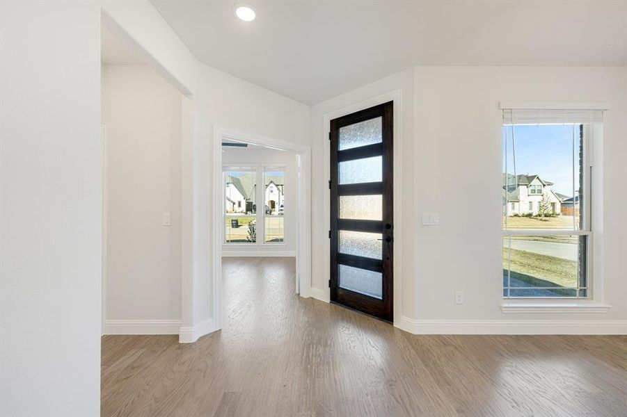 Spacious, unfurnished interior of a new home in Triple Diamond Ranch, Mansfield (Image 20).