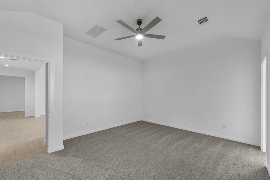 Spacious, unfurnished interior of a new home in Huntington Place, Rosharon (Image 20). Spacious, unfurnished interior of a new home in Huntington Place, Rosharon (Image 20).