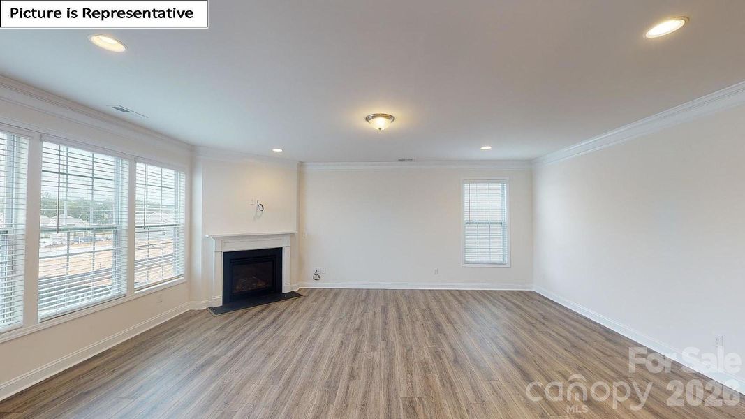 Spacious, unfurnished interior of a new home in Sylvan Creek, Denver (Image 24).
