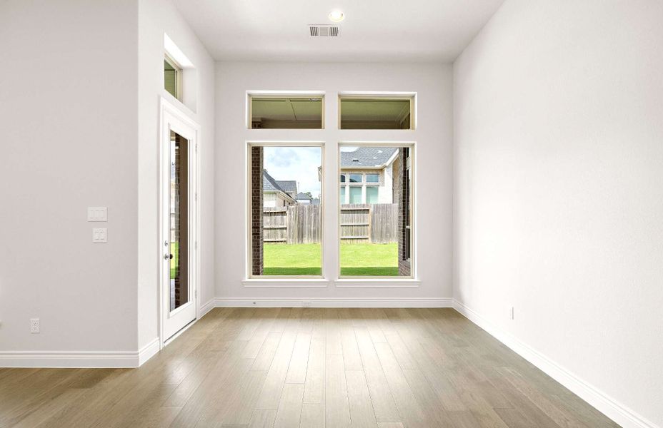 Representative unfurnished interior of a home built from the 3326AU by Ravenna Homes in Audubon 60′, Magnolia (Image 21).
