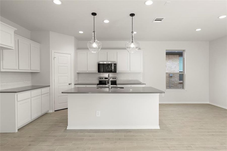 07. 3101 Yellow Pine - Kitchen