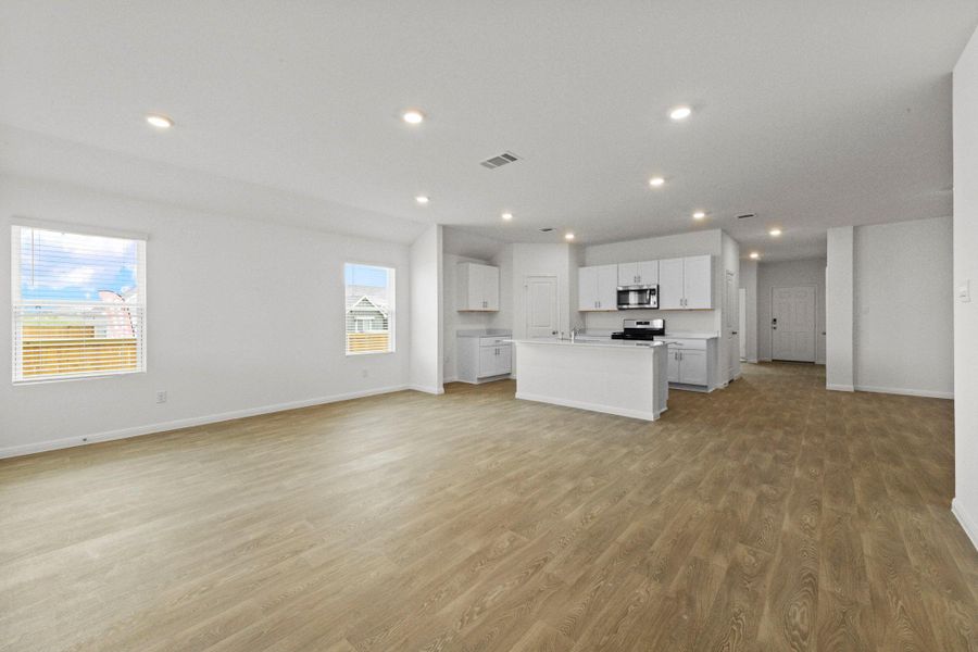 Spacious, unfurnished interior of a new home in , San Marcos (Image 34).