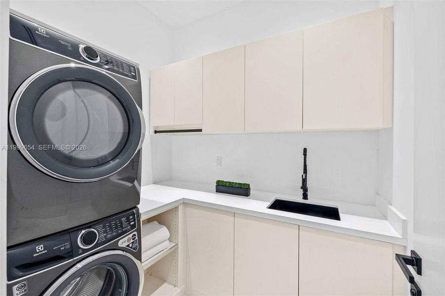 Furnished interior view inside a new home in , Miami Beach (Image 10). Furnished interior view inside a new home in , Miami Beach (Image 10).