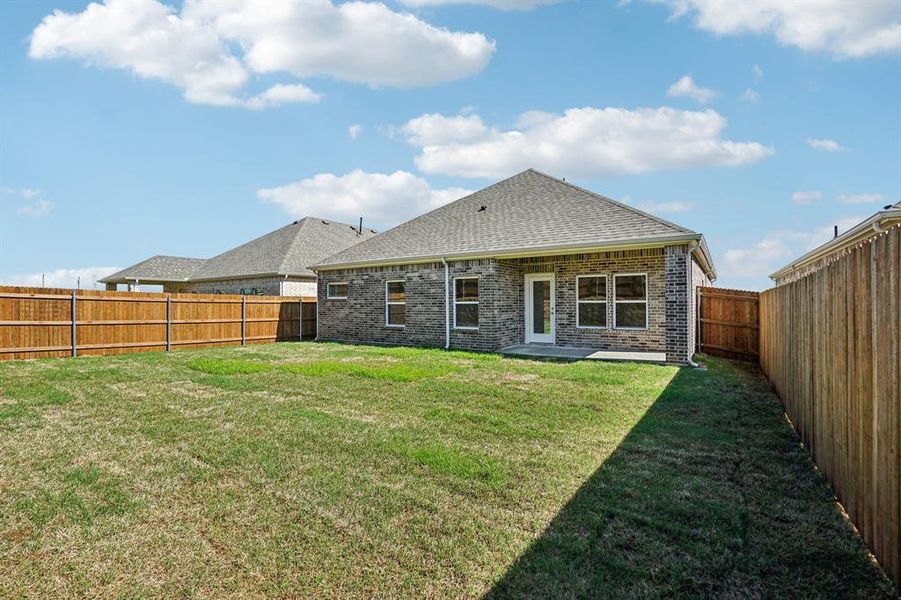 Exterior details and patio area of a home in Lone Oak, Alvarado (Image 22). Exterior details and patio area of a home in Lone Oak, Alvarado (Image 22).