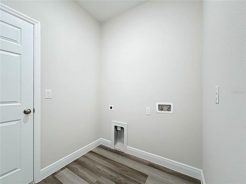 Spacious, unfurnished interior of a new home in , North Port (Image 43).