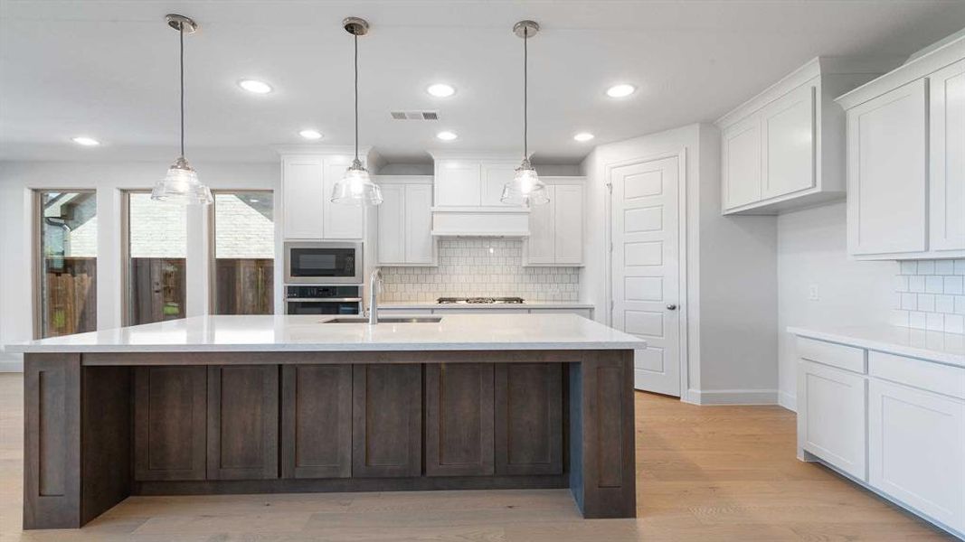 Furnished interior view inside a new home in Mosaic 50', Celina (Image 7). Furnished interior view inside a new home in Mosaic 50', Celina (Image 7).