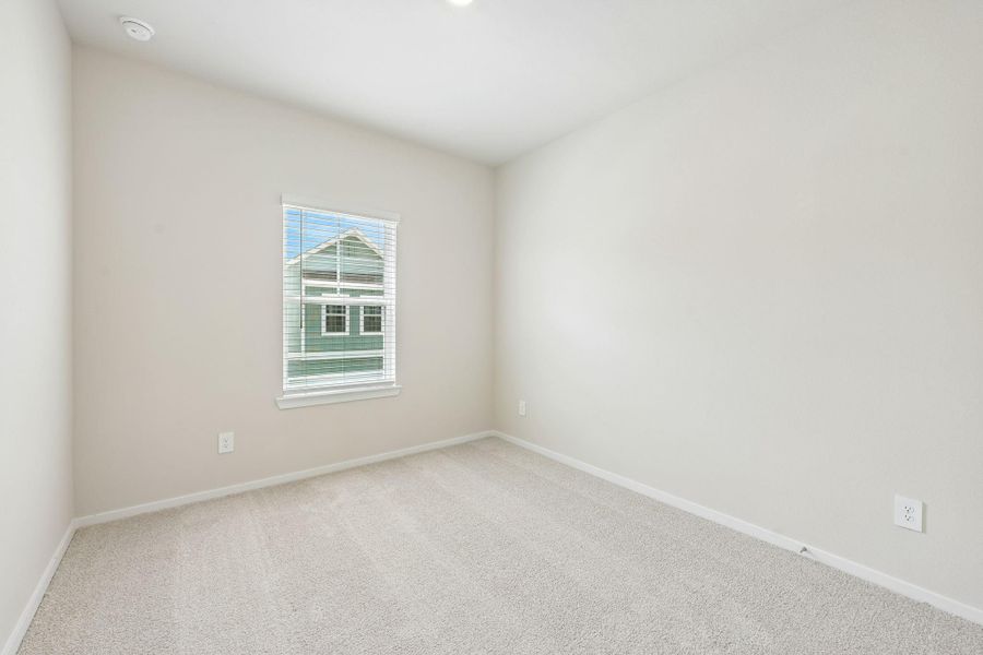 Spacious, unfurnished interior of a new home in Kemah Crossing - City Series, Kemah (Image 37).