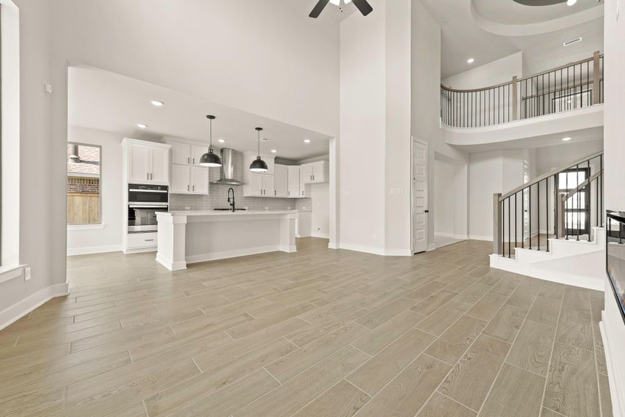 Representative image. Features, specifications, selections and colors may vary.