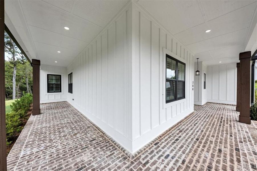 Image 47 of a home in .