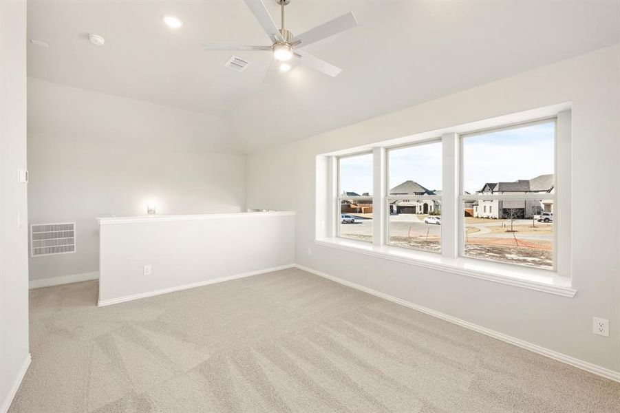 Spacious, unfurnished interior of a new home in Sunrise at Garden Valley, Waxahachie (Image 33).