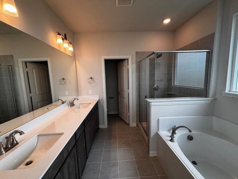 Furnished interior view inside a new home in Hillview Addition, Decatur (Image 7).