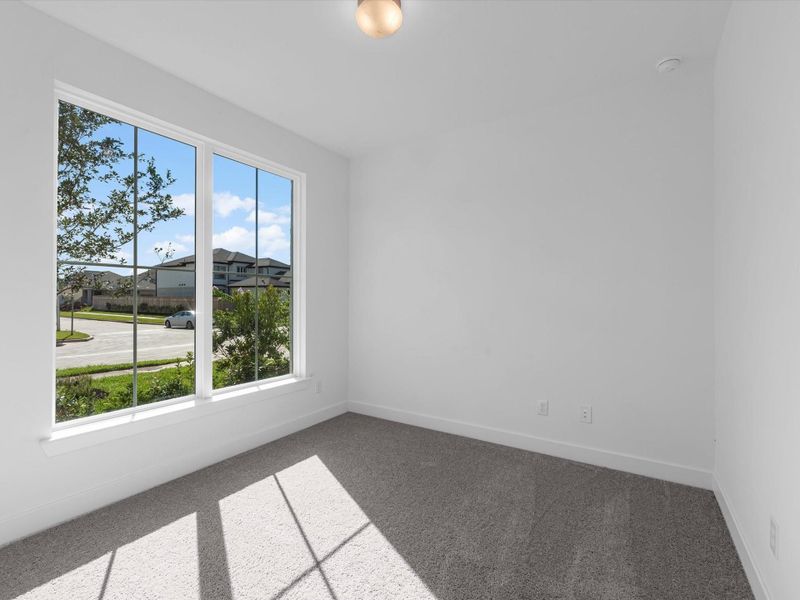 Spacious, unfurnished interior of a new home in Sienna - 45', Missouri City (Image 13).