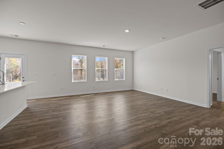 Spacious, unfurnished interior of a new home in McFarland Estates, York (Image 29).