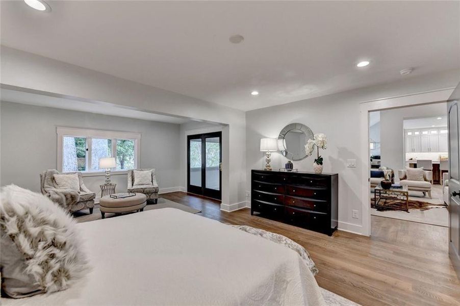 Furnished interior view inside a new home in , Atlanta (Image 13).