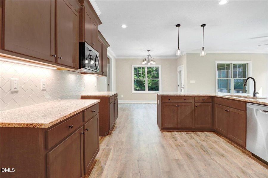 21-27 Wisteria Dr-21 21-27 Wisteria Dr-21