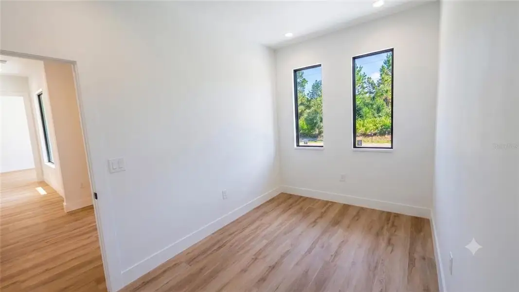 Spacious, unfurnished interior of a new home in , North Port (Image 14).