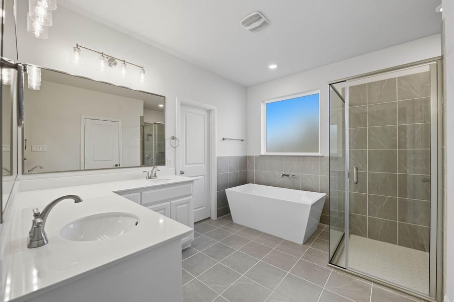 Representative furnished interior of a home built from the Garrison III by Cheldan Homes in Arbor Oaks, Boyd (Image 7).