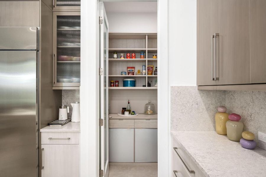 32-web-or-mls-1930_Frosted_Turquoise_Way