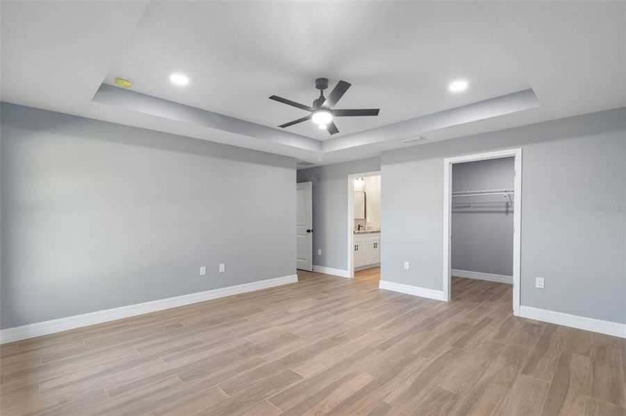 Spacious, unfurnished interior of a new home in , North Port (Image 16).