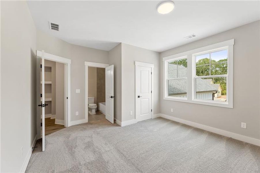 Spacious, unfurnished interior of a new home in Arden on Lanier, Cumming (Image 31).