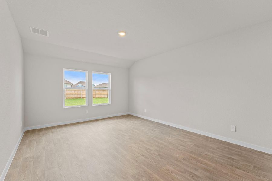Spacious, unfurnished interior of a new home in Hartland Ranch, Lockhart (Image 22).