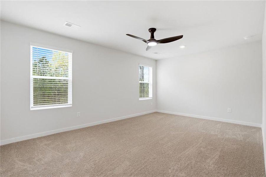 Spacious, unfurnished interior of a new home in Creekbend Overlook, South Fulton (Image 16).