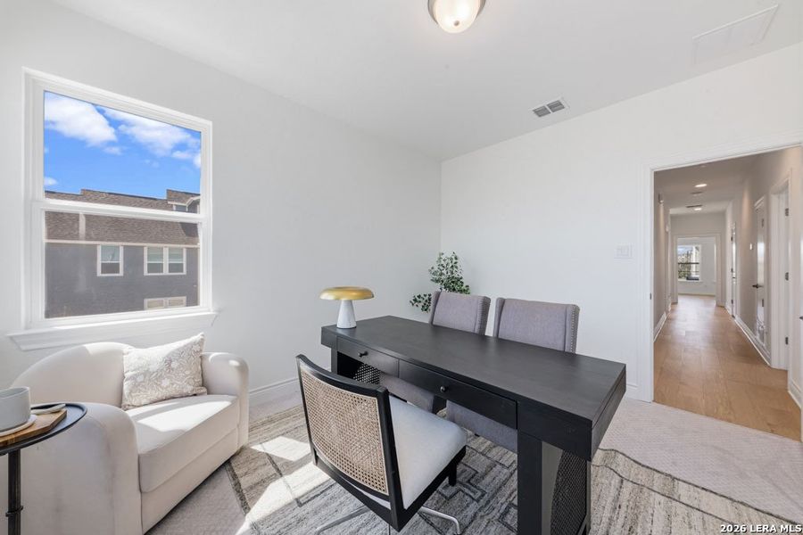 Furnished interior view inside a new home in Town Creek, New Braunfels (Image 16). Furnished interior view inside a new home in Town Creek, New Braunfels (Image 16).