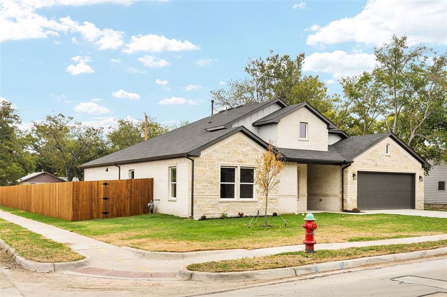Exterior details and patio area of a home in , Fort Worth (Image 4).