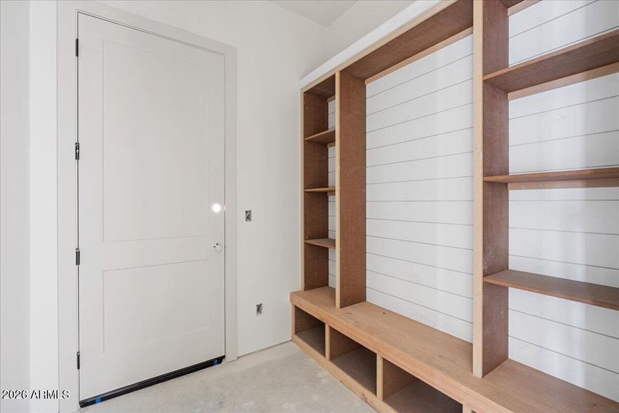 27-Mud Room