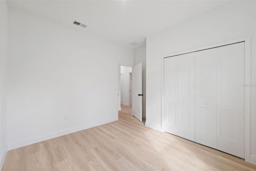 Spacious, unfurnished interior of a new home in , Ocala (Image 24).