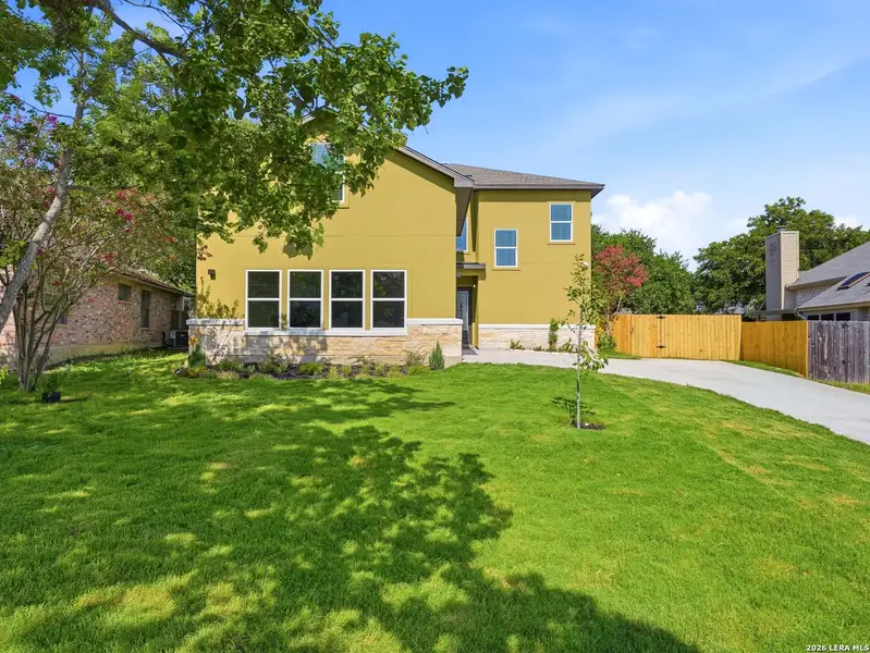 Exterior details and patio area of a home in , San Antonio (Image 14).