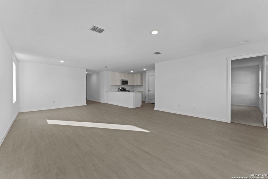 Spacious, unfurnished interior of a new home in Friendship Oaks, Fredericksburg (Image 23).