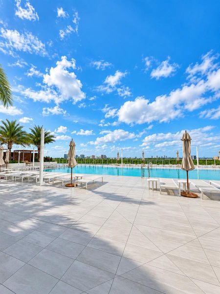 Community amenities in , North Miami (Image 34).