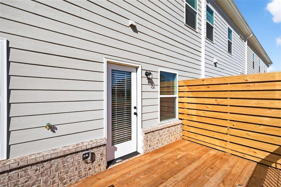 Exterior details and patio area of a home in Franklin Manor, Lawrenceville (Image 27).