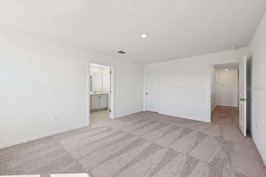 Spacious, unfurnished interior of a new home in Trailside, Mount Dora (Image 42). Spacious, unfurnished interior of a new home in Trailside, Mount Dora (Image 42).
