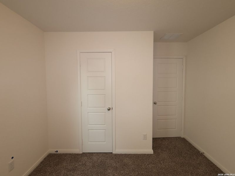 Spacious, unfurnished interior of a new home in Agave, San Antonio (Image 17).