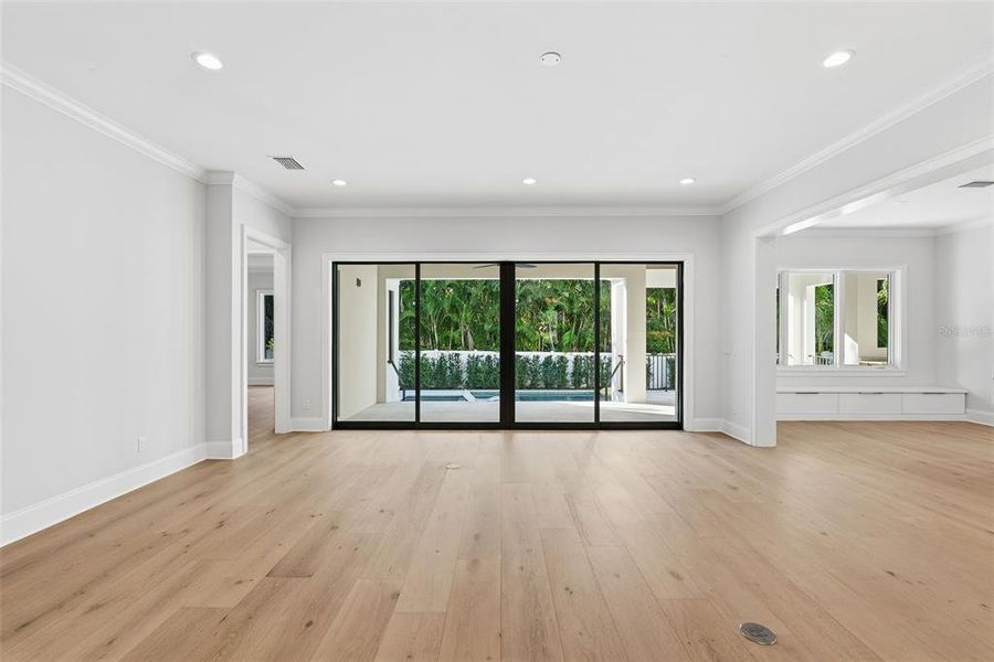 Spacious, unfurnished interior of a new home in , St. Petersburg (Image 72). Spacious, unfurnished interior of a new home in , St. Petersburg (Image 72).