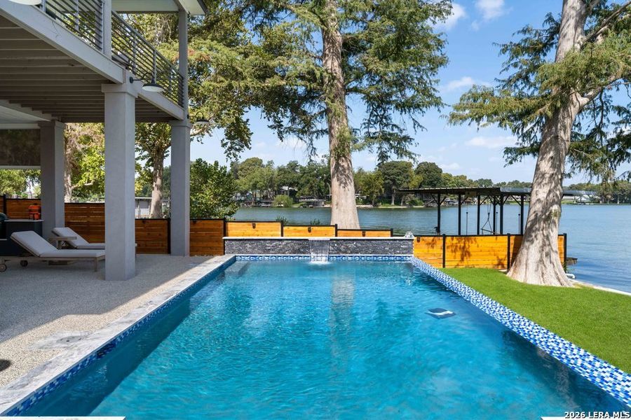 Exterior details and patio area of a home in , McQueeney (Image 31).