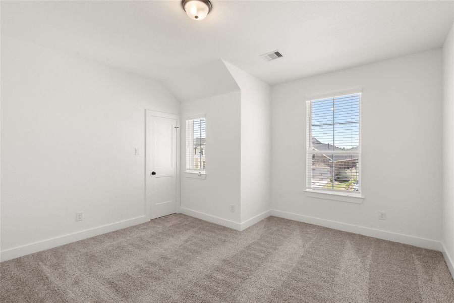 Spacious, unfurnished interior of a new home in The Woodlands Hills, Willis (Image 19).