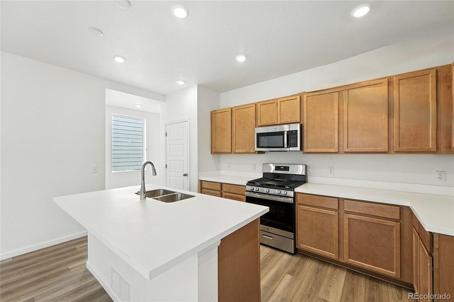 2086 Wagon Wheel Aly ~ Ready Now