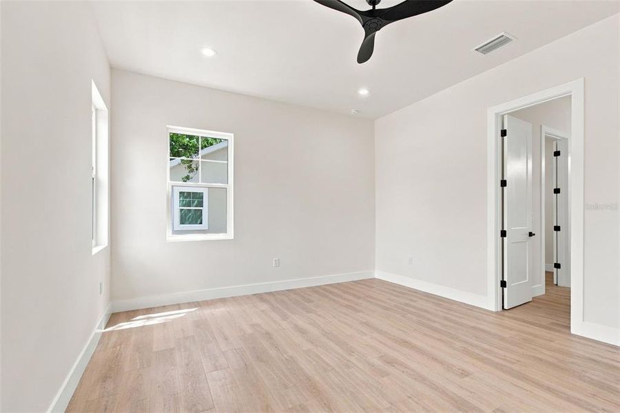 Spacious, unfurnished interior of a new home in , St. Petersburg (Image 83). Spacious, unfurnished interior of a new home in , St. Petersburg (Image 83).