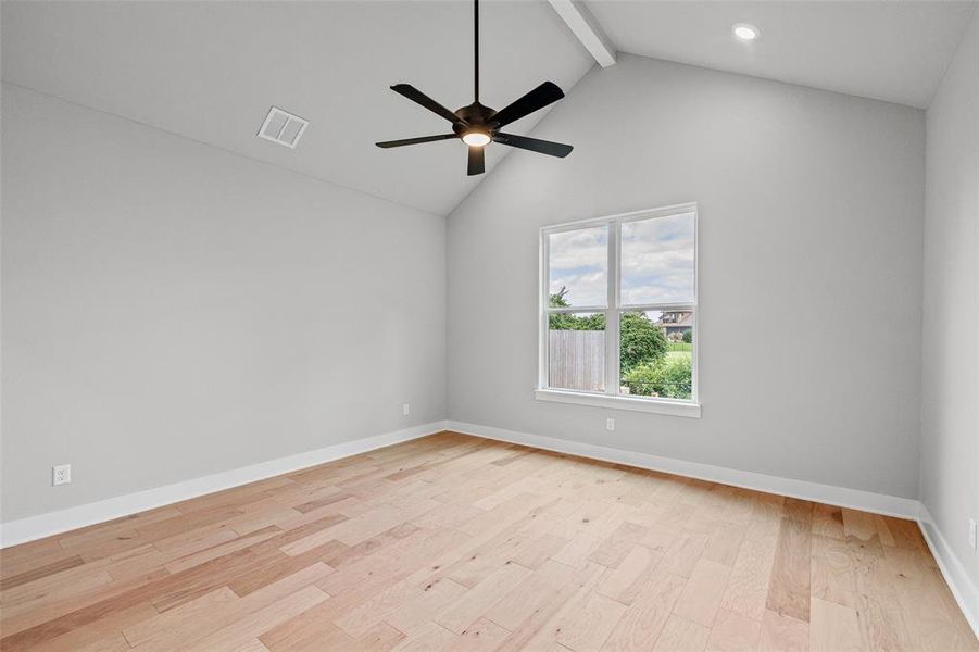 Spacious, unfurnished interior of a new home in , Granbury (Image 31). Spacious, unfurnished interior of a new home in , Granbury (Image 31).