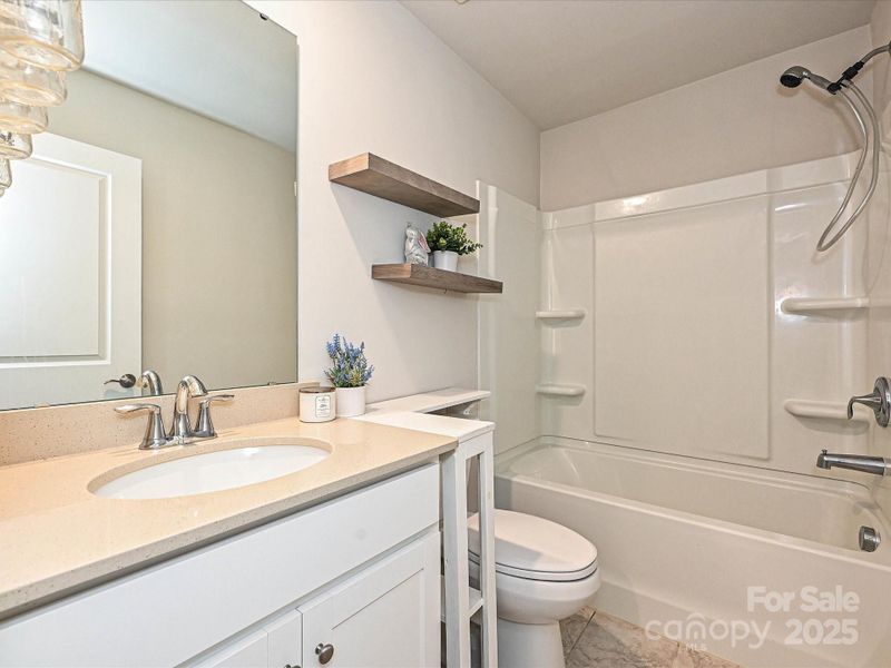 Upper Level Bathroom Upper Level Bathroom