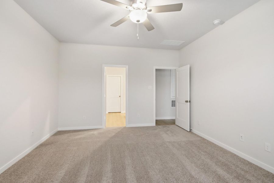 Spacious, unfurnished interior of a new home in Caney Mills, Conroe (Image 18). Spacious, unfurnished interior of a new home in Caney Mills, Conroe (Image 18).