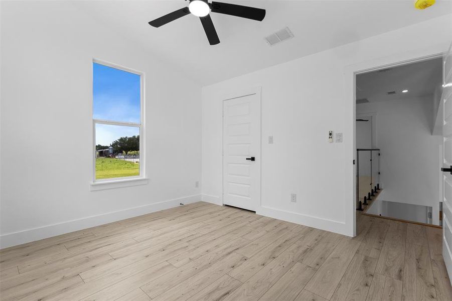 Spacious, unfurnished interior of a new home in , Emory (Image 28).